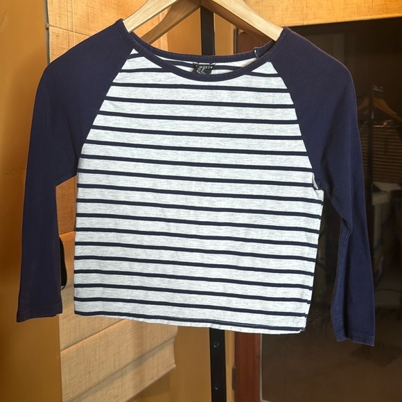 Forever 21 Tops - Forever 21 Nautical Navy Blue Gray Stripe 3/4 Sleeve Crop Tee Size Medium